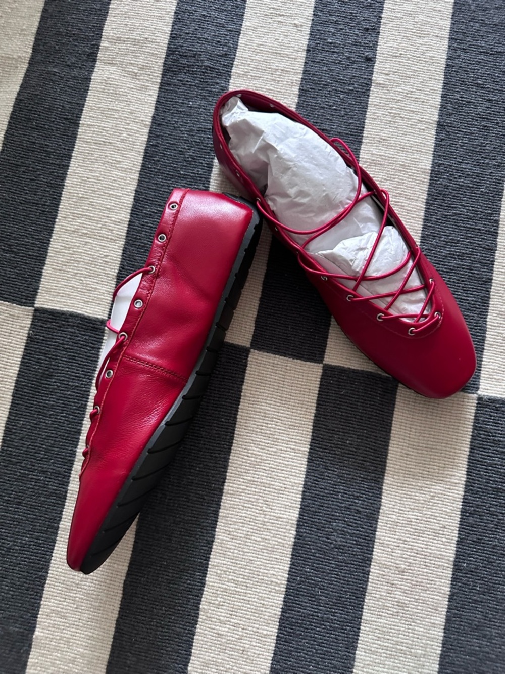 Steve Madden Women’s Red Lace-Up Ballet Flats 9.5 - Picture 2 of 4